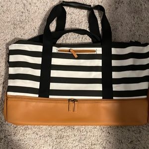 DSW Weekender Bag: Brand New